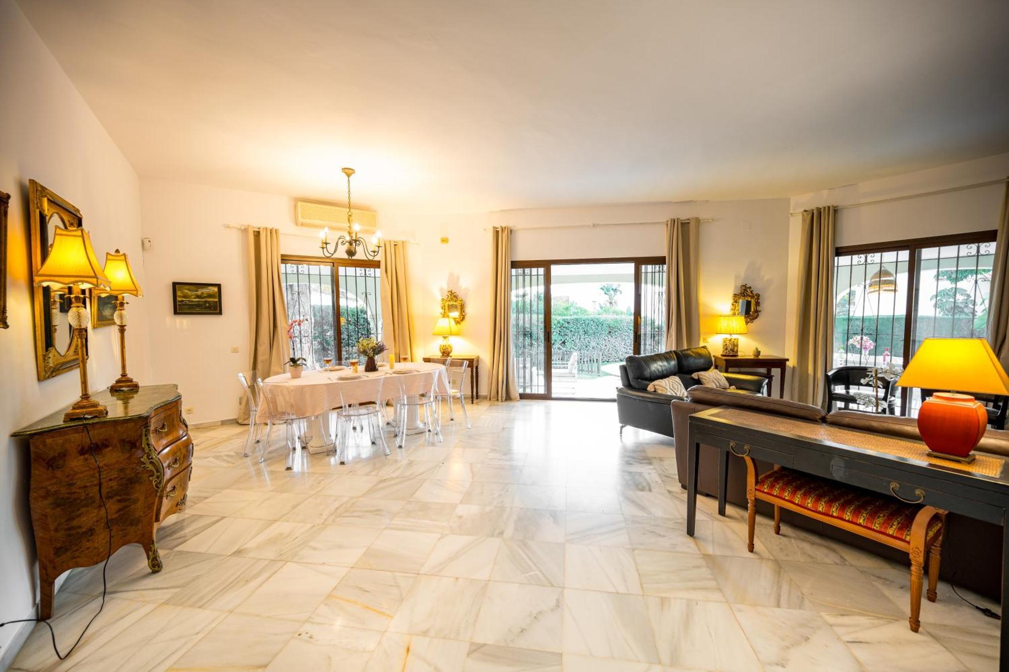 Chapas Playa Typical House. Vakantiehuis Marbella